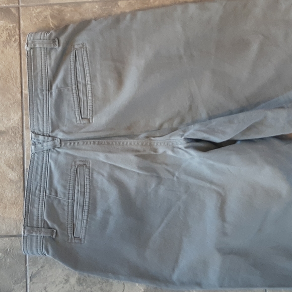 GloriaVanderbilt Green Shorts - Picture 4 of 6